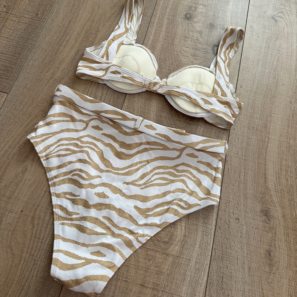 Solid & Striped Bikini. Medium Top & Large Bottom - image 6